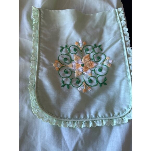 Vintage "The Comfort Coat" Embroidered Sleeveless Nightgown Medium Green & White - Picture 2 of 5